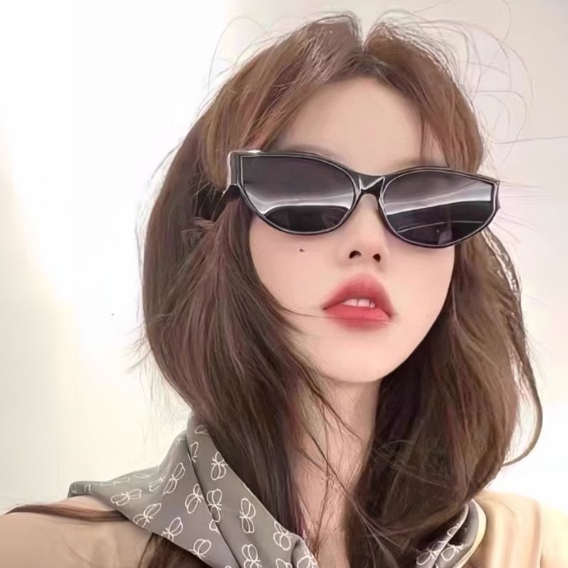歐美小臉貓眼復古高級感墨鏡女潮顯臉小時髦秋冬凹造型遮陽太陽鏡