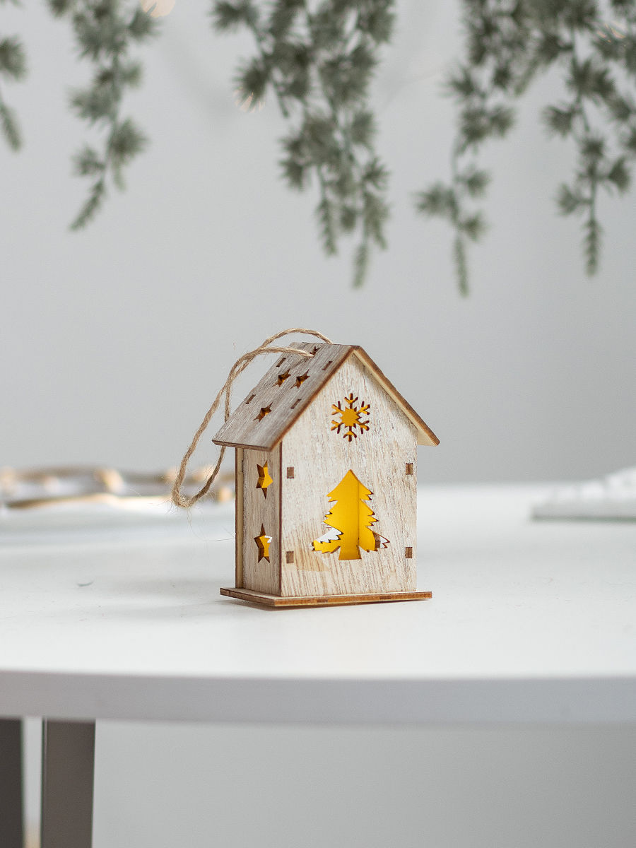 New Christmas luminous wooden house pendant Christmas tree decorations log mini landscaping desktop ornaments house