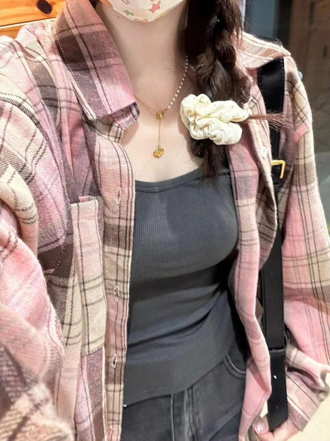 今年流行襯衫減齡甜美粉色格子襯衣女2023秋冬款寬鬆休閒長袖上衣