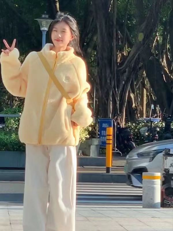 Stand collar lamb plush jacket for women autumn and winter 2023 new style plus velvet thickened milk fufu small person cotton coat