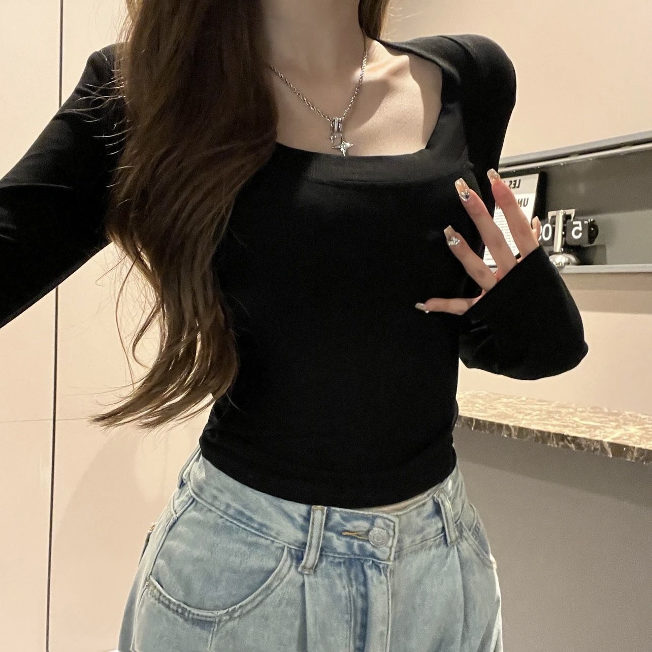 純欲風U領長袖T恤2023秋款修身甜辣韓版顯瘦內搭短款打底女上衣