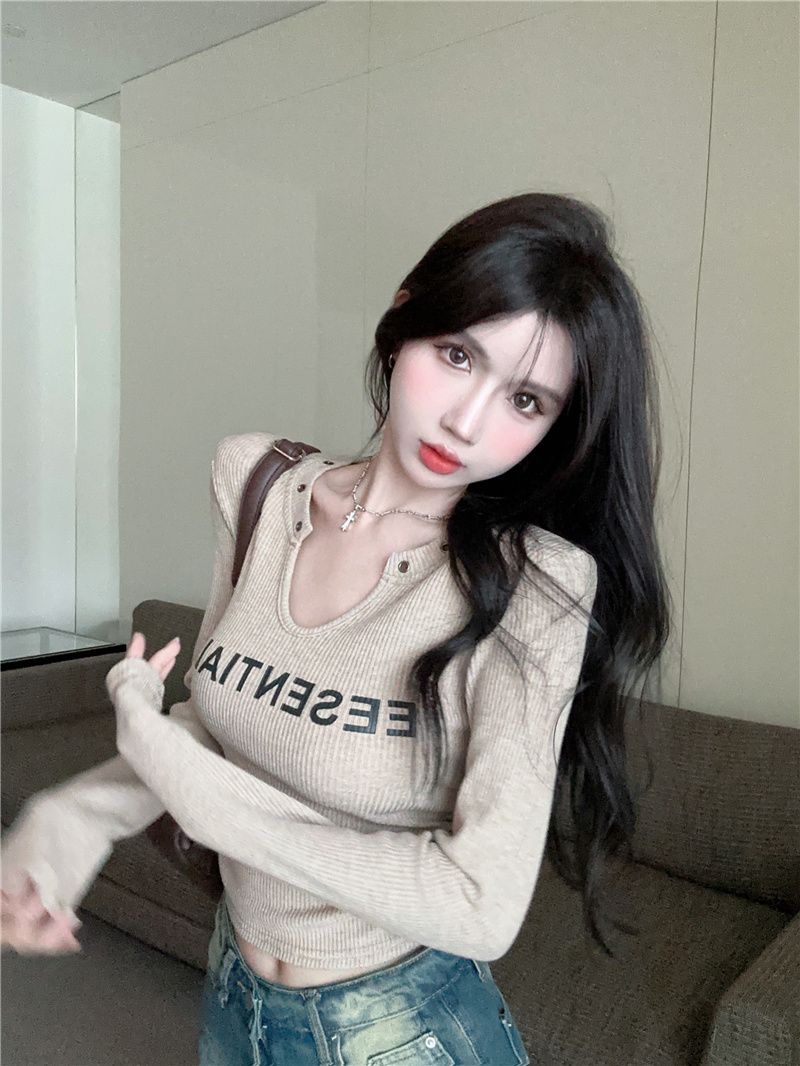 美式復古長袖字母T恤印花褶皺收腰秋季設計打底秋冬修身短款上衣