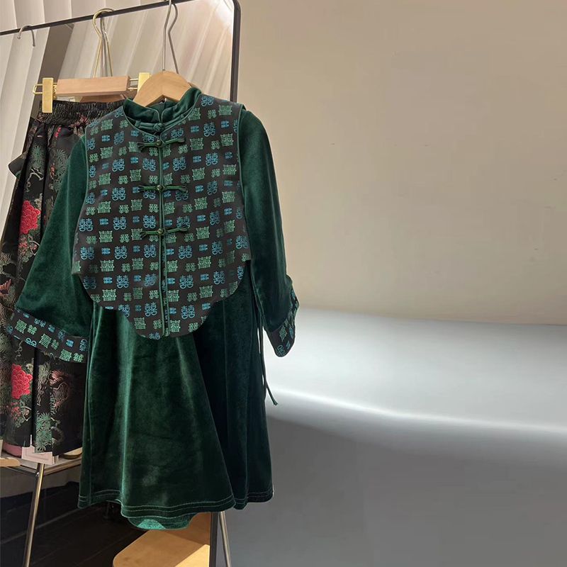2023冬季女童漢服套裝女中大童新中式盤扣唐裝馬甲復古絲絨連衣裙