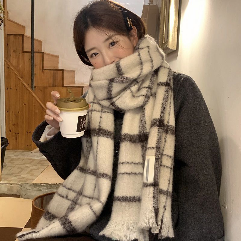 網紅新款格紋馬海毛圍巾女高級感加厚圍脖冬季保暖學生百搭披肩潮