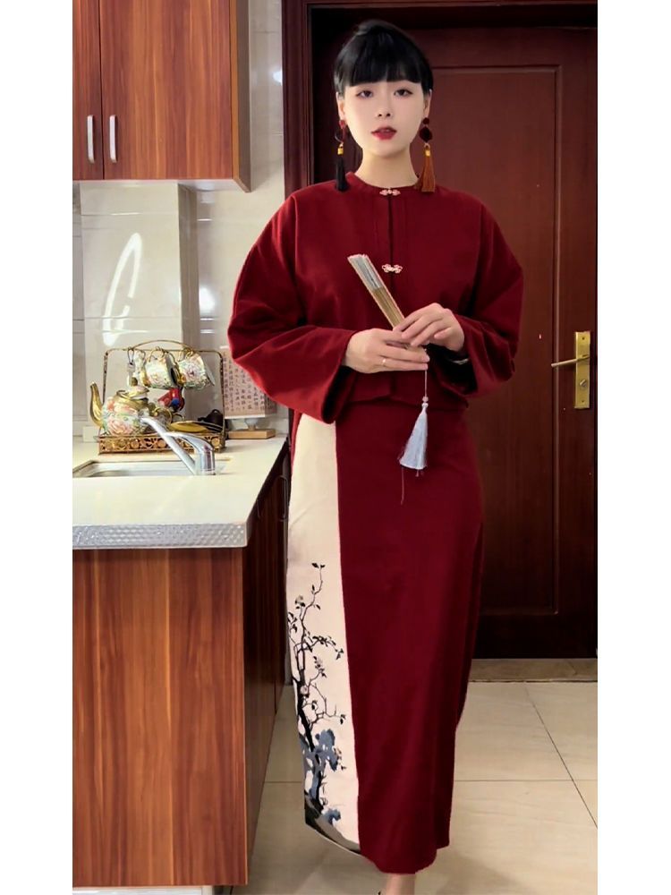 This year's popular and beautiful autumn and winter wear is the new Chinese style, light luxury and high-end red horse face skirt two-piece suit for women