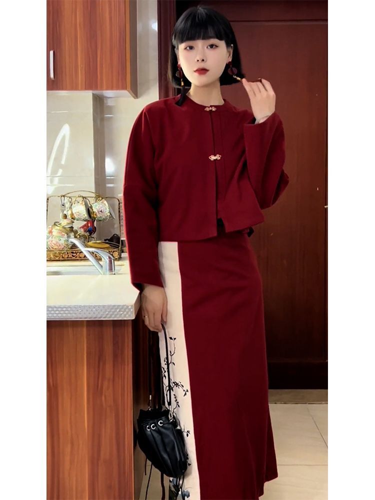 This year's popular and beautiful autumn and winter wear is the new Chinese style, light luxury and high-end red horse face skirt two-piece suit for women