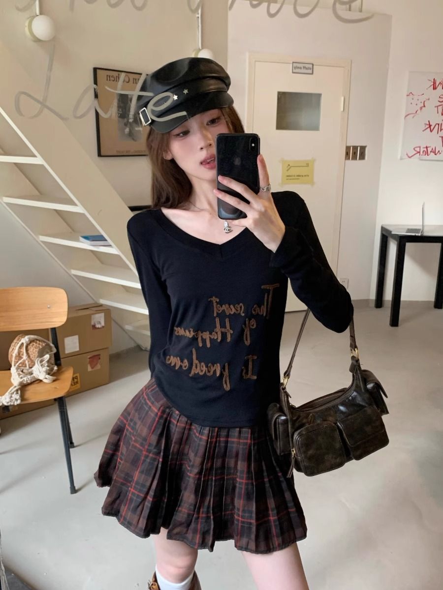 復古字母刺繡修身正肩T恤女韓系小眾設計感V領T恤秋季長袖上衣服