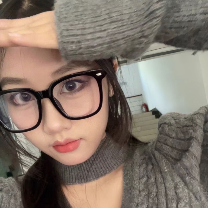 Winter style) black-framed internet celebrity plain-faced artifact glasses, Korean style trendy blue light myopia plain glasses, can be equipped with prescription radiation protection