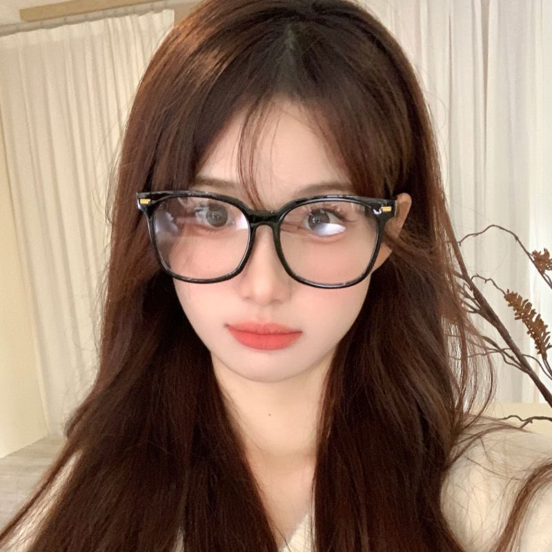 Winter style) black-framed internet celebrity plain-faced artifact glasses, Korean style trendy blue light myopia plain glasses, can be equipped with prescription radiation protection