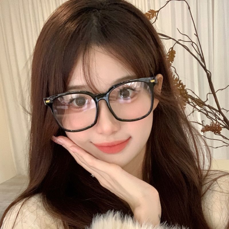 Winter style) black-framed internet celebrity plain-faced artifact glasses, Korean style trendy blue light myopia plain glasses, can be equipped with prescription radiation protection