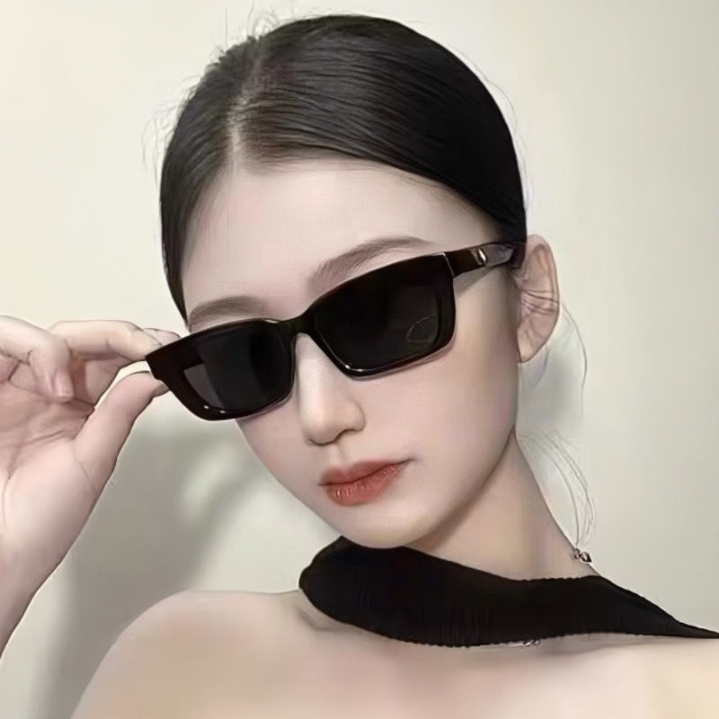 European and American style black cat-eye sunglasses for women, summer sun protection, high-end sense, ins Internet celebrity hot girl street shooting, small frame sunglasses