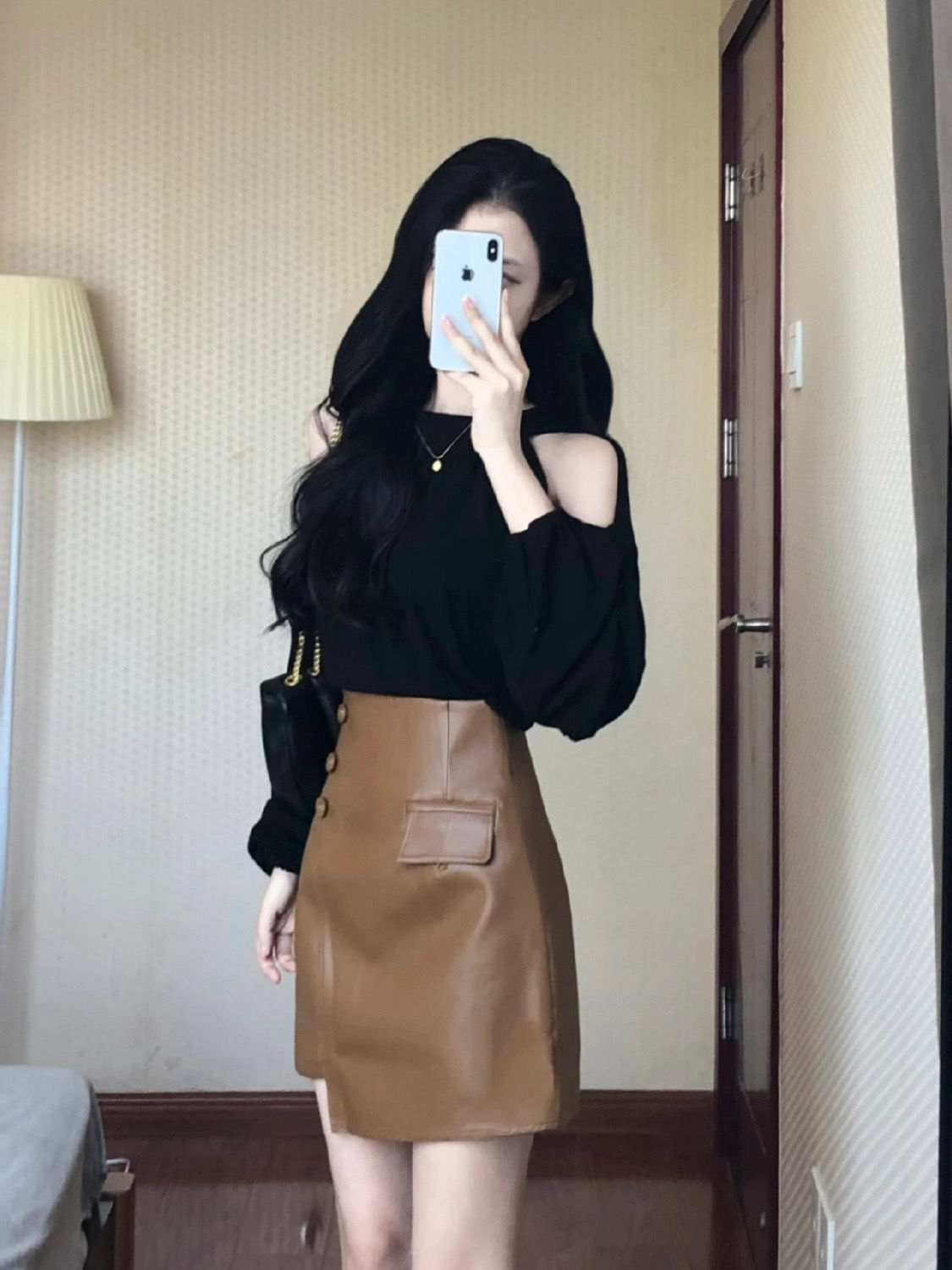 套裝女2023秋季新款法式露肩長袖修身上衣高腰顯瘦半身裙兩件套潮
