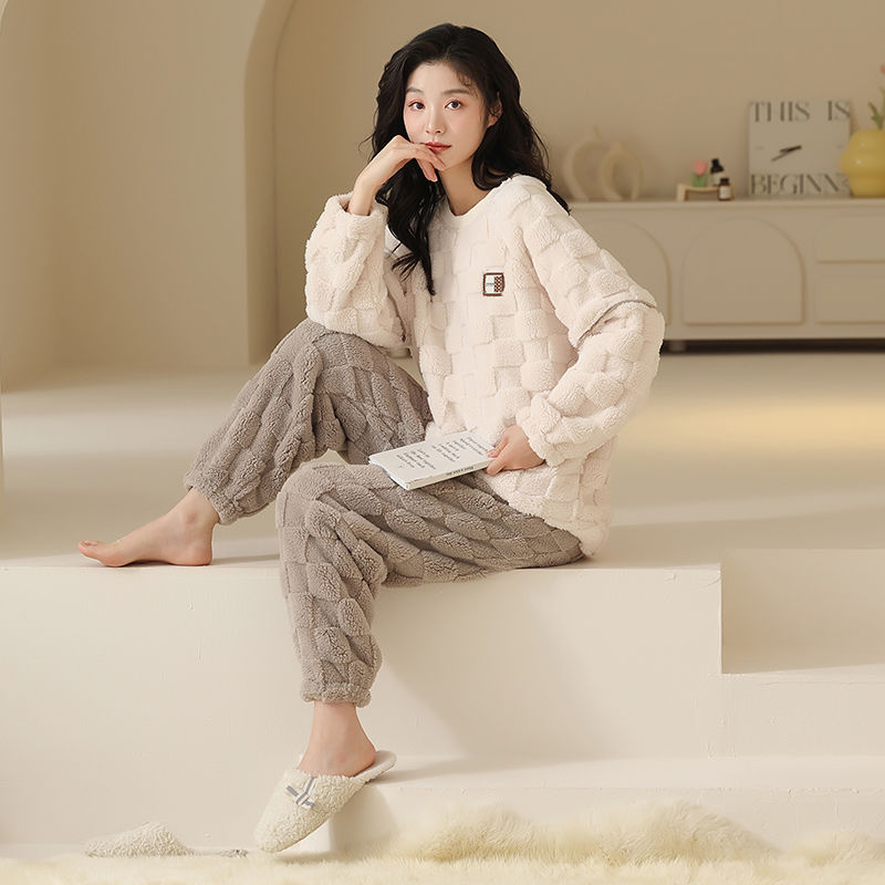 高檔保暖法蘭絨睡衣女士秋冬珊瑚絨外出加絨家居服寬鬆洋氣ins風