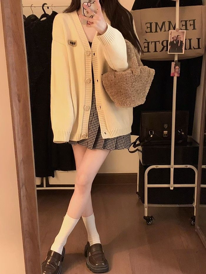 Loose knitwear for women  new autumn and winter design niche casual cardigan woolen jacket Korean version 1986 trend