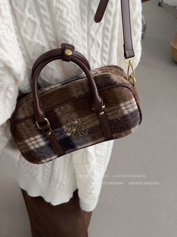 Wool Plaid Bowling Bag Women's Autumn and Winter 2023 New Single Shoulder Crossbody Bag Versatile Retro Handheld Small Square Bag