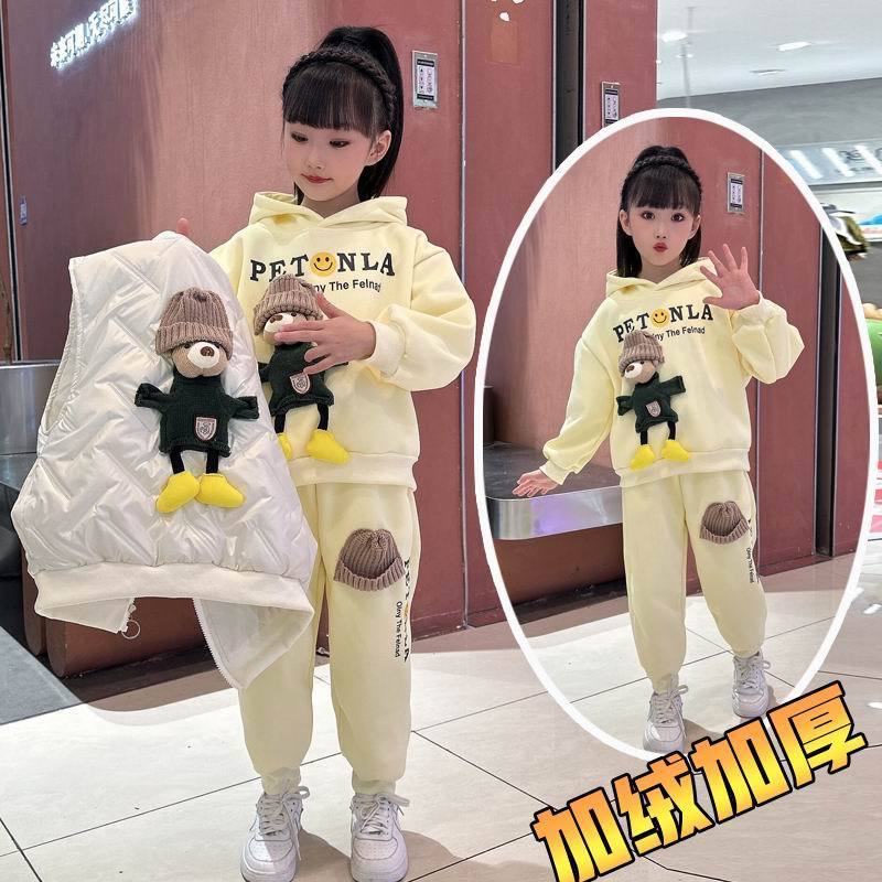 Girls' fleece sweatshirt autumn and winter suit  new winter medium and large children and girls casual thickened three-piece set