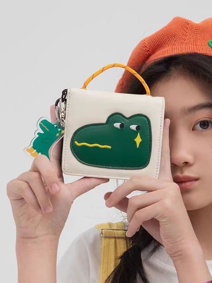 2023 New Short Style PU Multiple Card Slots Compact Wallet Cute Cartoon Girl Hearts Two Pairs Folding