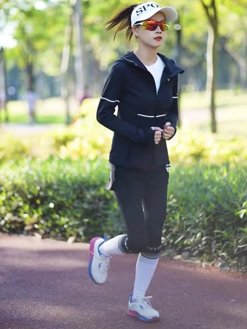 范斯蒂克运动服套装女专业跑步防风连帽反光标拉链速干健身外套