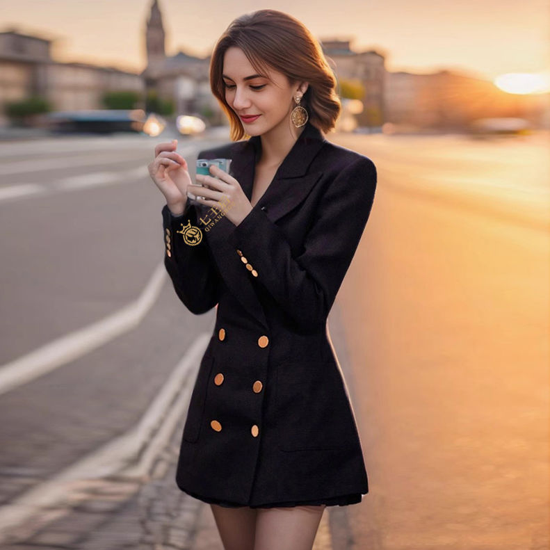 High-end small blazer women's waist-waisted sister style 2024 new style Tang Yixin's same style black suit dress