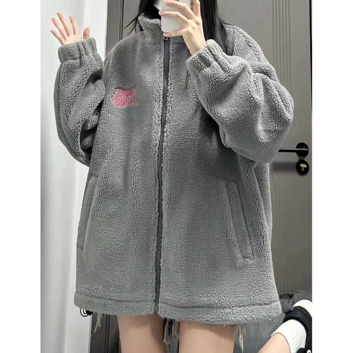 Niche autumn women's winter velvet thickening 2023 new style versatile fashion loose loose fashionable outer wear for small people