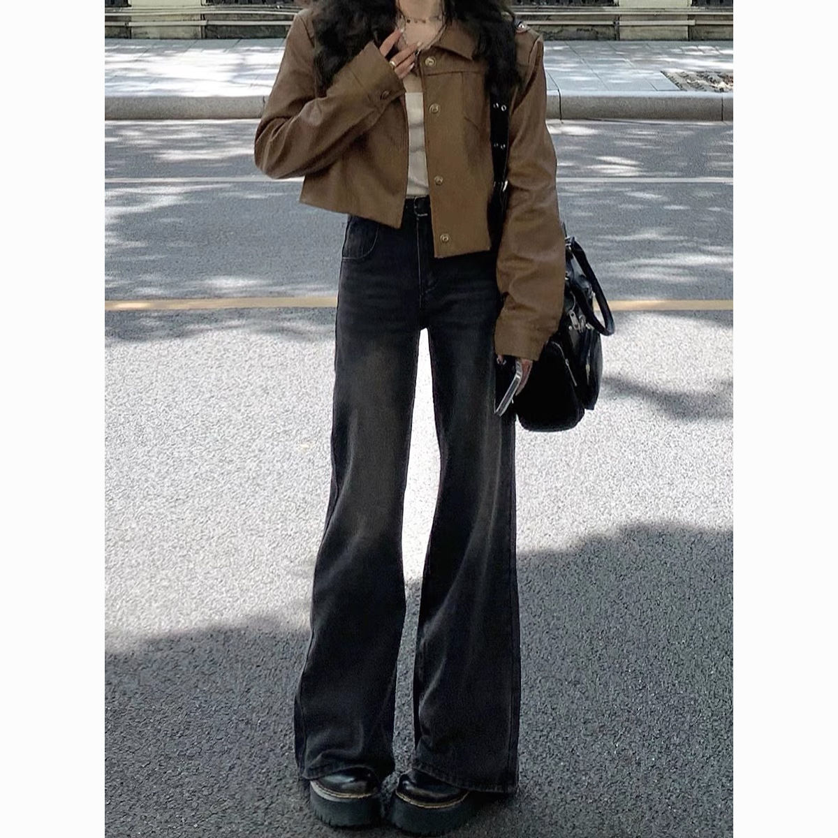 不貼腿黑灰色加絨加厚微喇牛仔褲女2023冬新款高腰寬鬆顯瘦闊腿褲