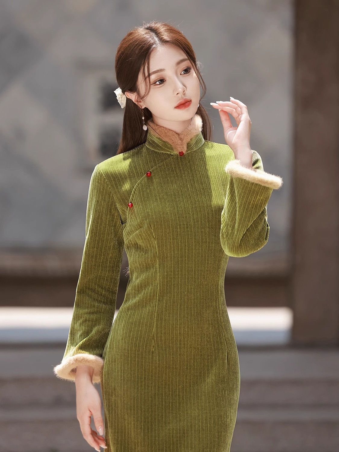 年輕款淑女范氣質長袖雪尼爾毛領旗袍2023年冬季新款日常女連衣裙
