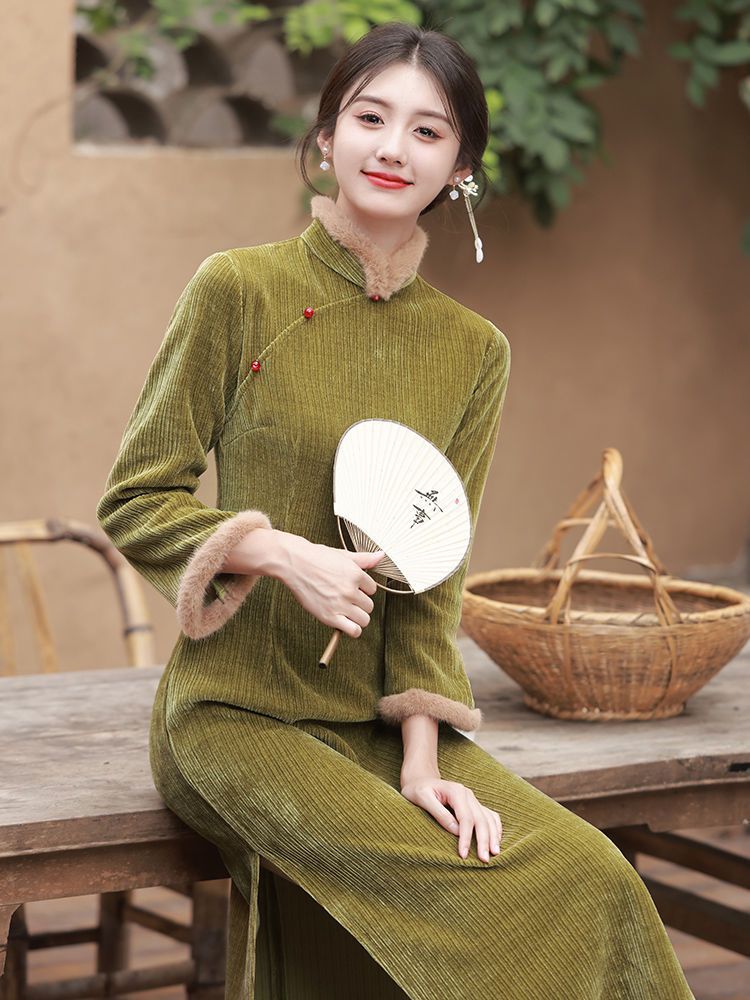 綠色長袖旗袍女2023新款改良新中式年輕款冬季加絨加厚日常連衣裙