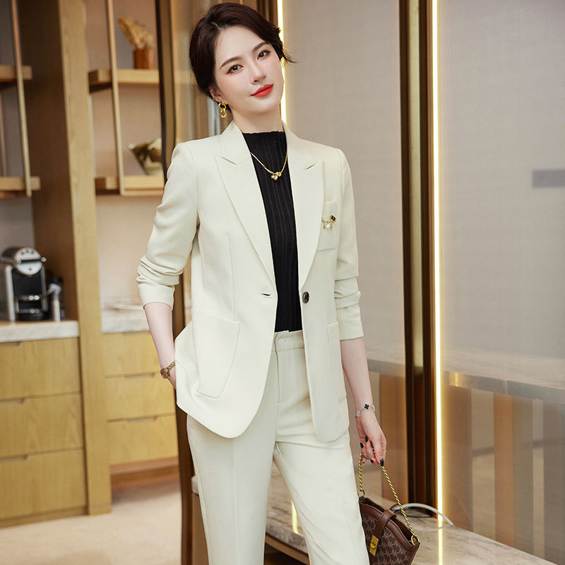 白色西裝外套女秋冬時尚氣質2023新款修身高級小個子職業套裝西服
