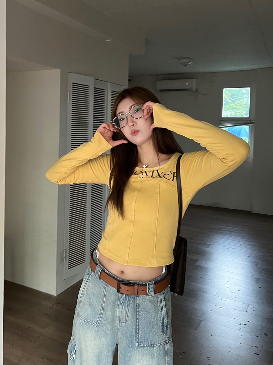 短款辣妹魚骨長袖上衣女初秋2023修身洋氣ins露肚臍設計感顯瘦T恤