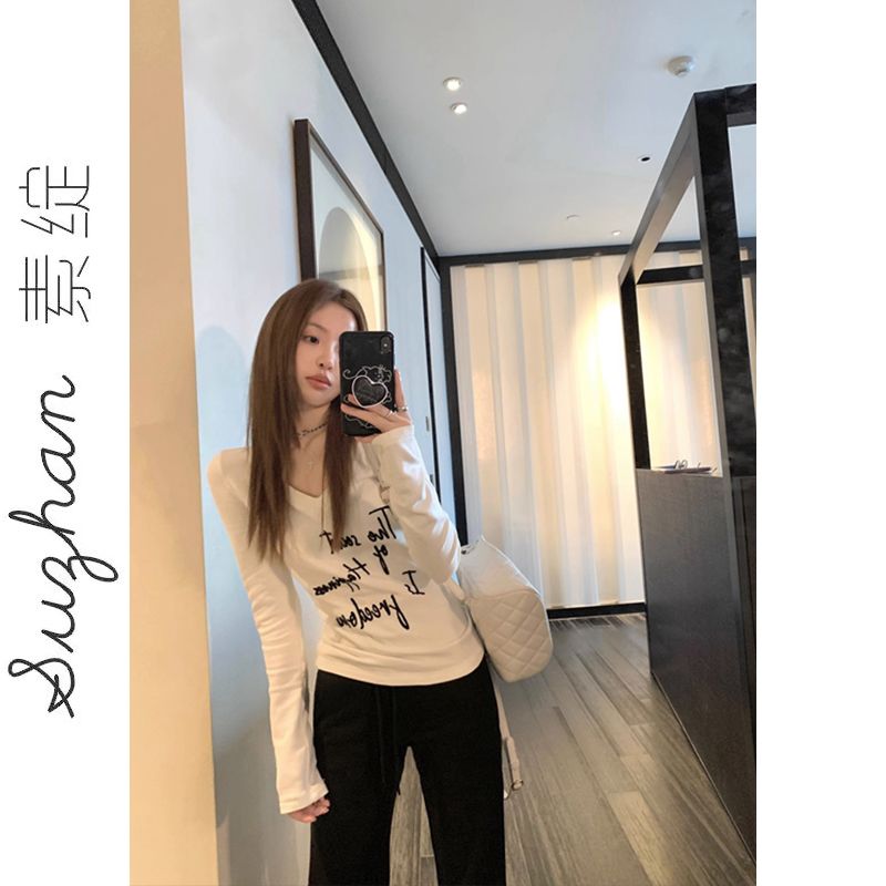 秋冬德絨刺繡磨毛慵懶風小眾字母打底衫女長袖V領內搭洋氣上衣ins