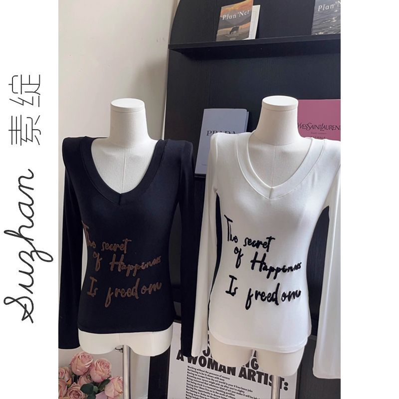 正肩V領字母刺繡T恤女秋冬簡約修身百搭顯瘦白色長袖打底衫上衣潮