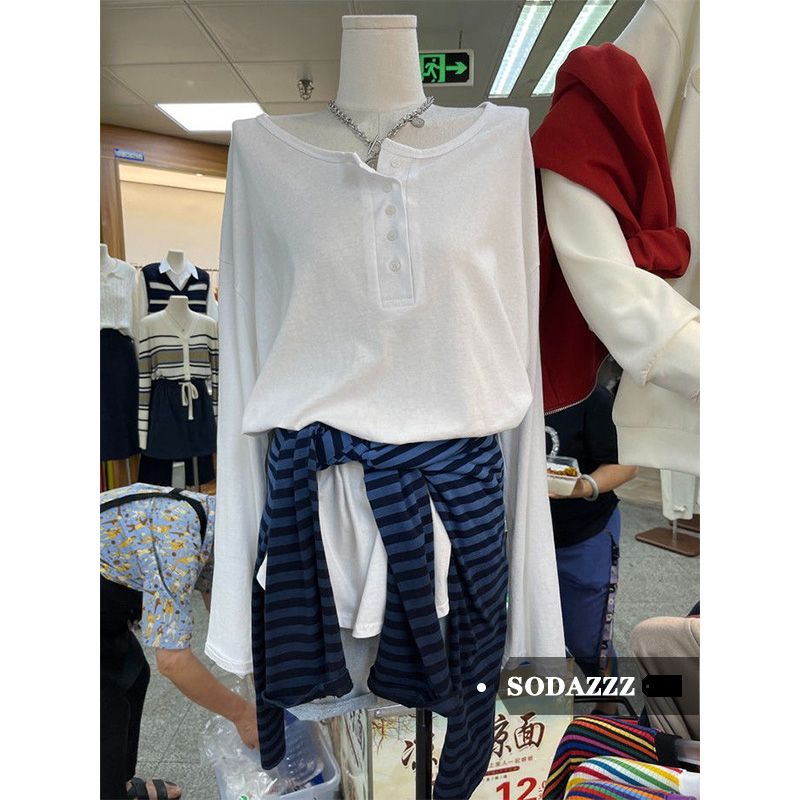 SODAZZZ通勤圓領淨色T恤女秋冬寬鬆顯瘦百搭單排扣套頭打底衫上衣