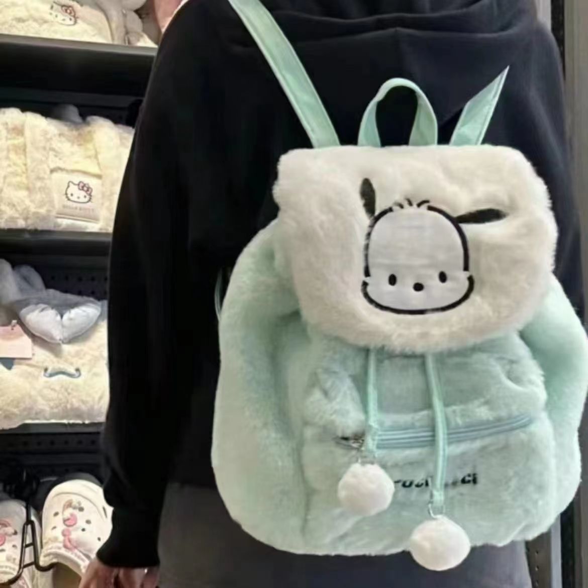 Autumn and winter plush flip backpack women's casual 2023 new large capacity cute school bag women's backpack sweet winter