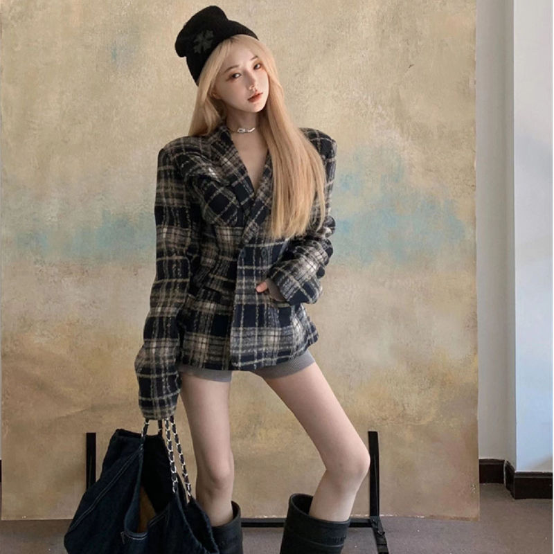 Niche design retro gray plaid wool suit for women autumn and winter high-end double-breasted college style coat jacket