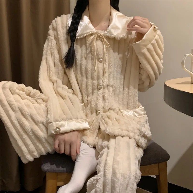 睡衣女秋冬款珊瑚绒可爱娃娃领网红加厚加绒保暖法兰绒家居服套装