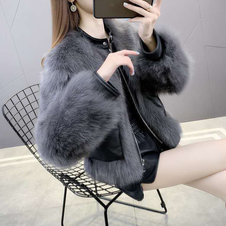 Fur coat for women 2023 winter new Korean style imitation fox fur PU leather splicing short fashionable side pocket coat