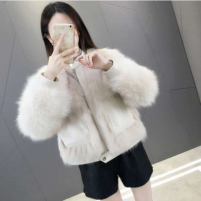 Fur coat for women 2023 winter new Korean style imitation fox fur PU leather splicing short fashionable side pocket coat