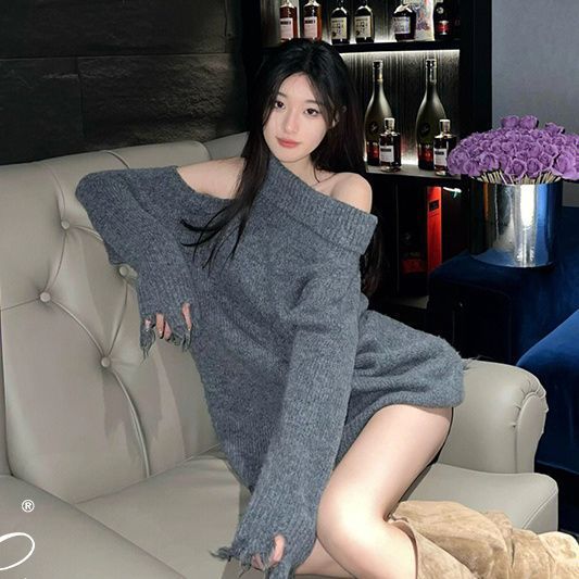 辣妹慵懶風破洞一字肩斜領露肩毛衣女秋冬織衫寬鬆顯瘦純欲風上衣