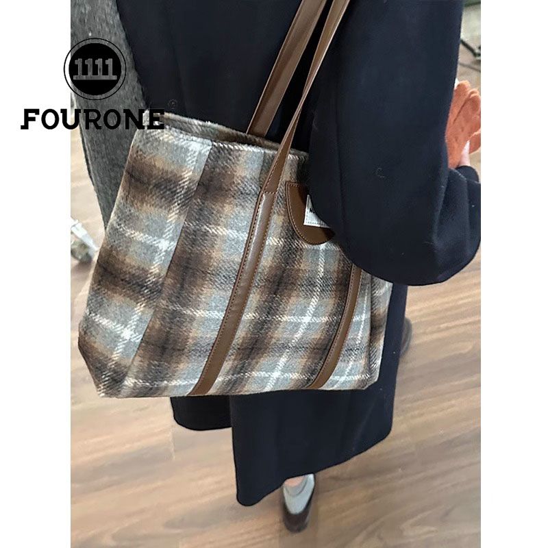 Large-capacity commuter bag women's new fashion woolen plaid shoulder bag Korean portable tote bag