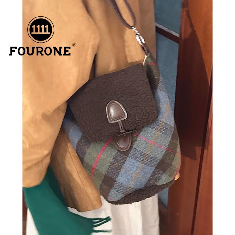 Wool plaid bag women's new trendy retro college lamb wool bucket bag large capacity crossbody bag