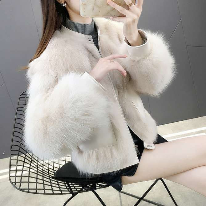 Fur coat for women 2023 winter new Korean style imitation fox fur PU leather splicing short fashionable side pocket coat