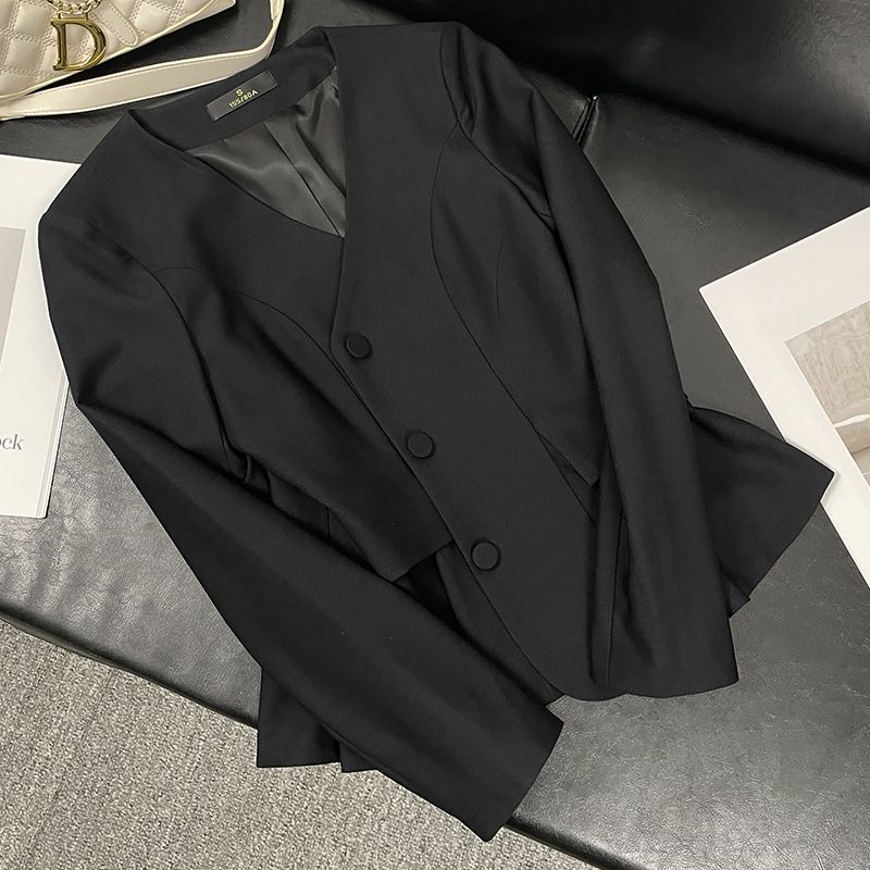 Black blazer women's design niche 2023 spring and autumn new style small temperament short collarless small suit