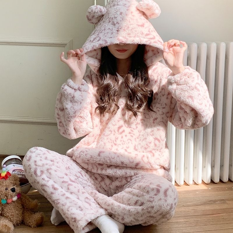 2023年新款睡衣女秋冬季加厚加絨珊瑚絨網紅風豹紋連帽家居服套裝