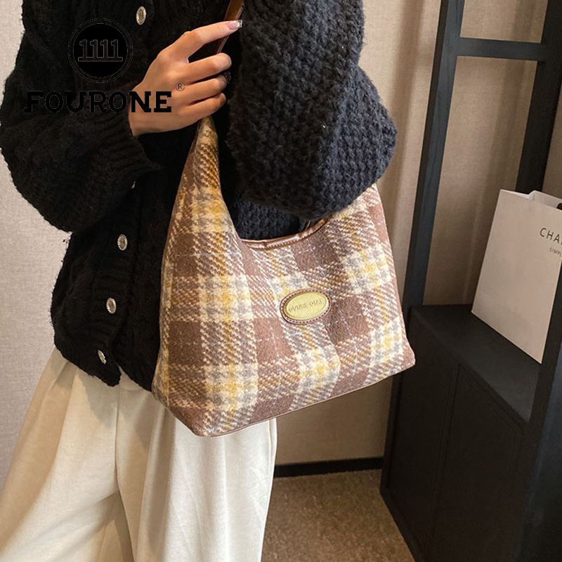 Retro Fashion Underarm Large Capacity Bag Women's New Contrast Color Striped Tote Bag Versatile Shoulder Bag