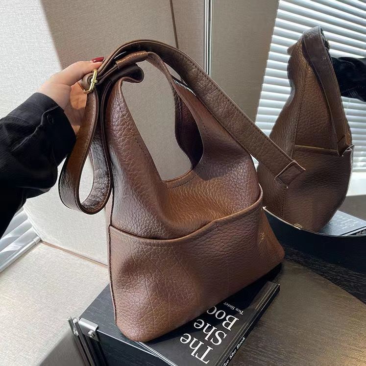 Retro Tote Bag Women's 2023 New Trendy Korean Underarm Bag Student Class Large Capacity Commuting Bag