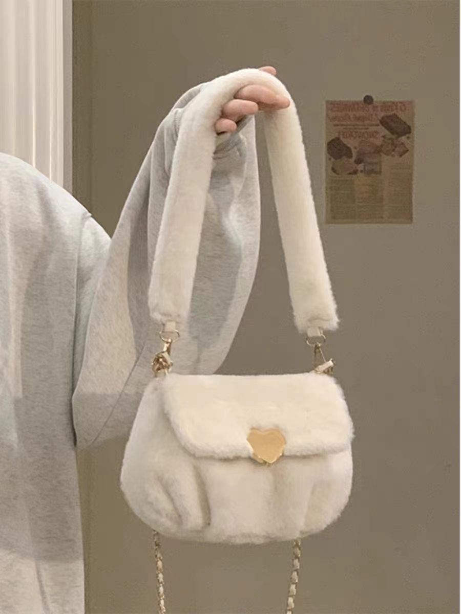 秋冬雲朵羊羔毛毛包包女2023新款毛絨鏈條包百搭愛心包單肩斜挎包
