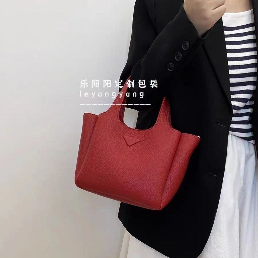 紅色結婚包包2023新款大容量小眾高級感水桶包女士結婚新娘手提包