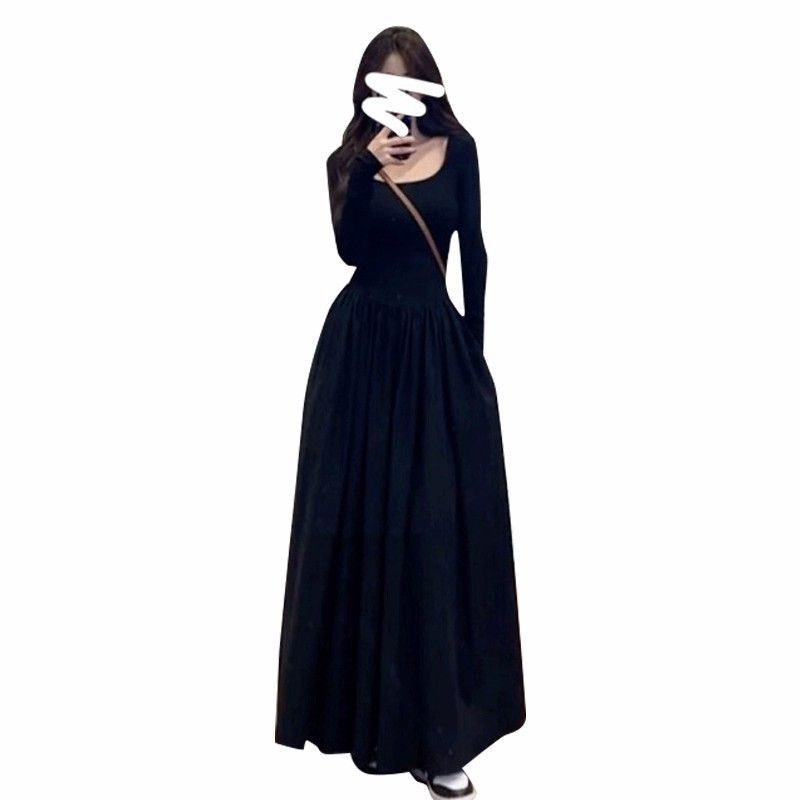 秋装法式赫本风方领黑色连衣裙女秋茶歇高级感收腰显瘦气质长裙子