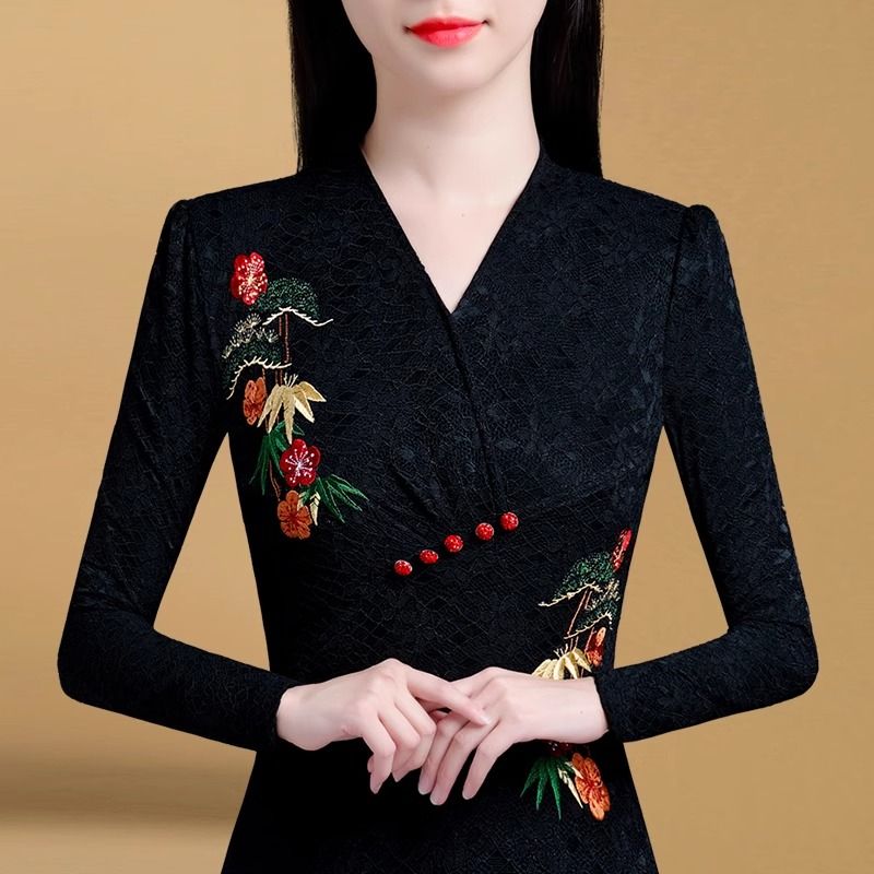 氣質加絨打底衫女長袖2023秋冬新品時尚繡花v領加厚保暖內搭上衣