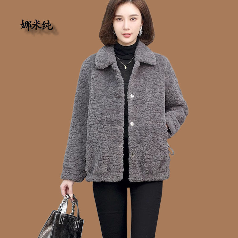 Fashionable and simple lamb wool coat for women 2023 autumn and winter new style fur integrated plush short coat for middle-aged and elderly mothers